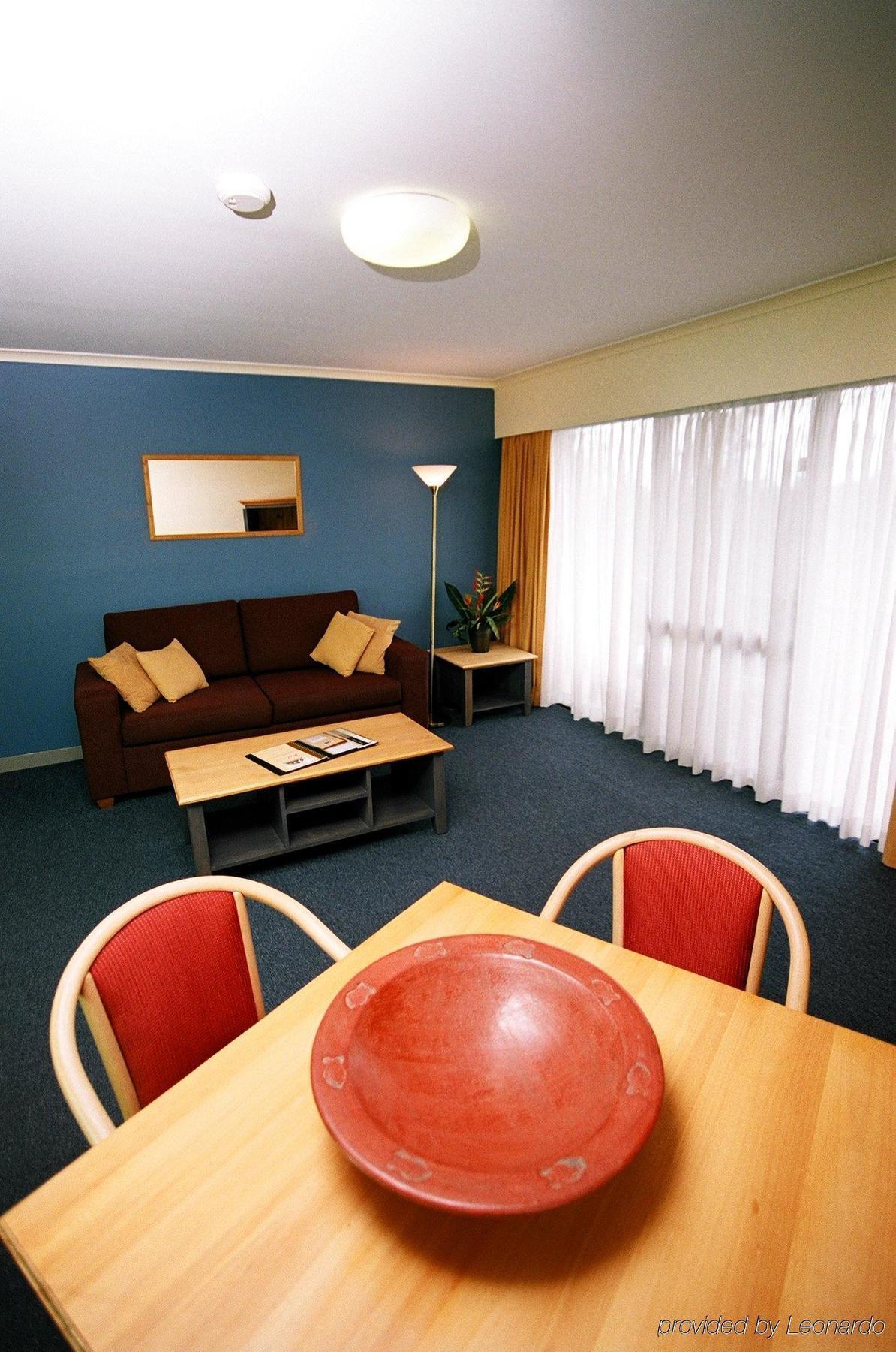 Mt Ommaney Hotel Apartments Брисбен Номер фото