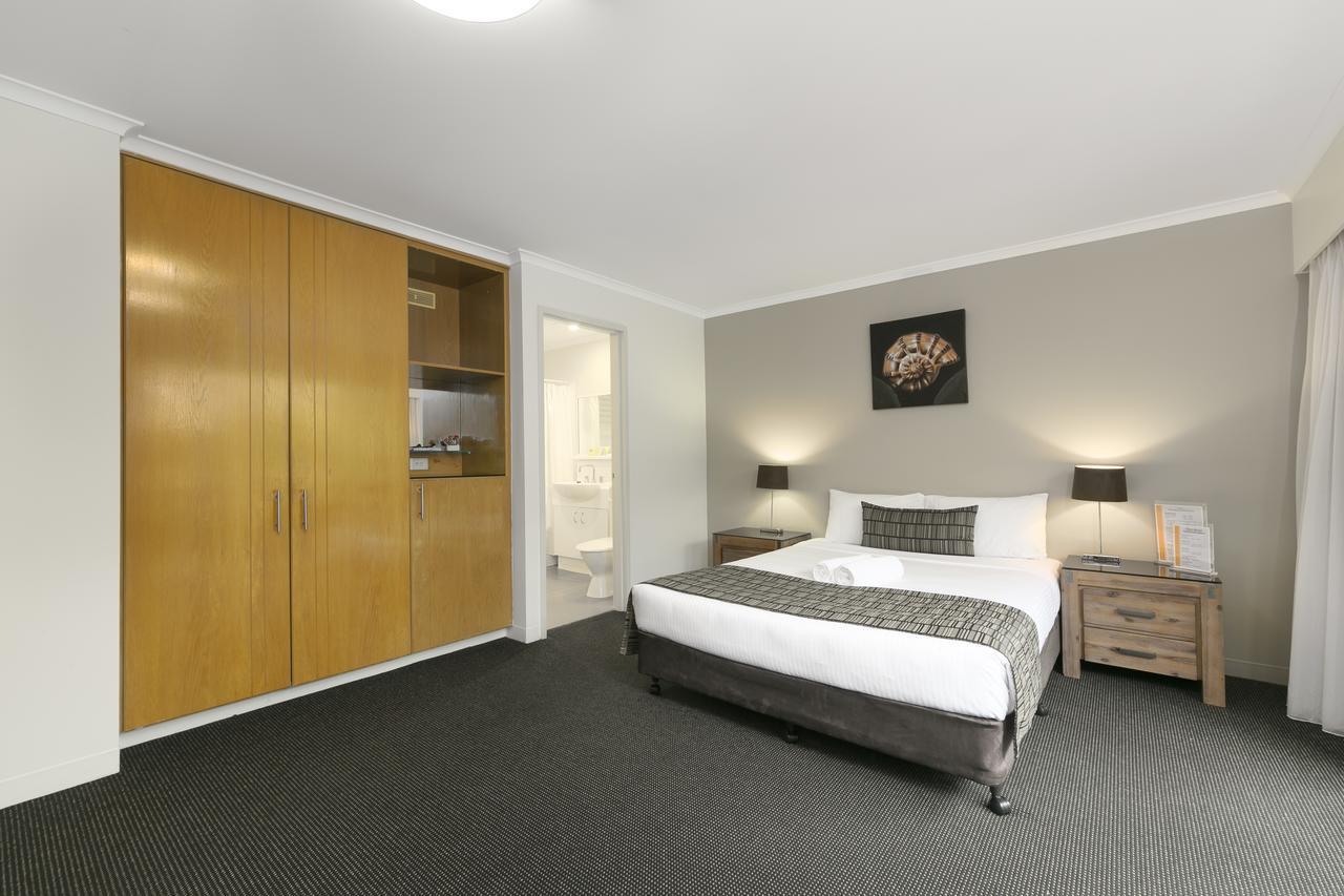 Mt Ommaney Hotel Apartments Брисбен Экстерьер фото