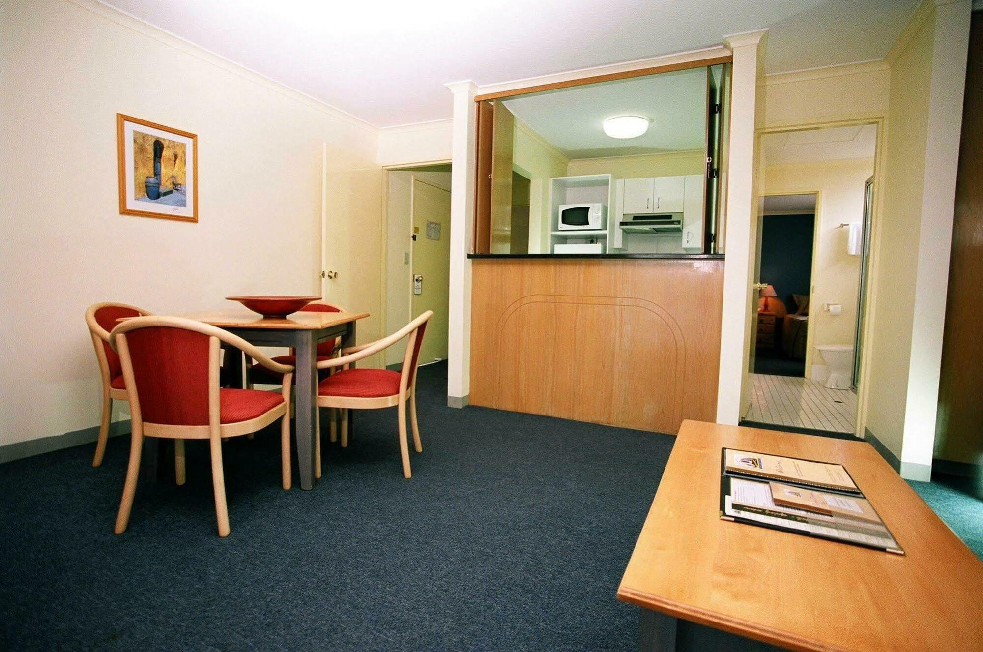 Mt Ommaney Hotel Apartments Брисбен Номер фото
